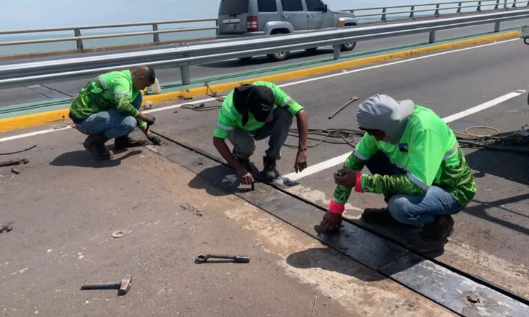 Ministerio de Transporte avanza en reparación de cubrejuntas en el Puente
