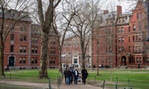Trump se dispone a cancelar todos los fondos federales destinados a Harvard