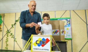 Jorge Rodríguez: El pueblo dice en las mesas de votación “que quiere paz”