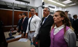 Suspenden juicio de Maradona por una semana por acusación de parcialidad