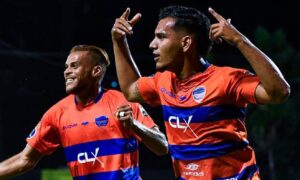 Zuliano anota doblete en victoria histórica de Academia Puerto Cabello