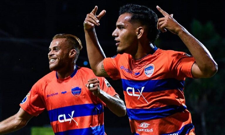 Zuliano anota doblete en victoria histórica de Academia Puerto Cabello