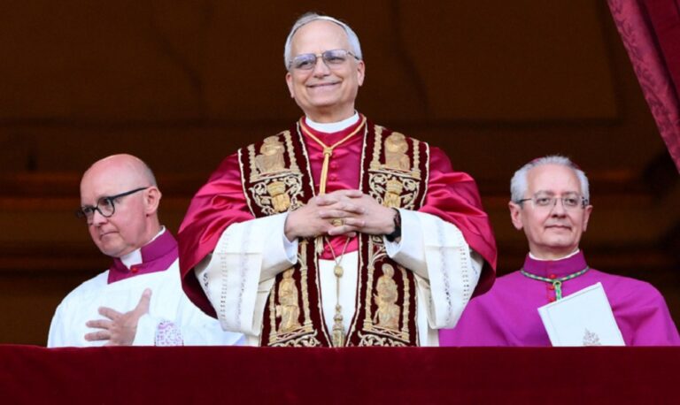 Primeros actos de León XIV: misa con los cardenales, el Regina Coeli y audiencia a medios