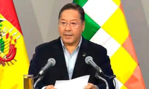 Arce denuncia "actitud hostil" de EE. UU. por aviones en espacio aéreo de Venezuela