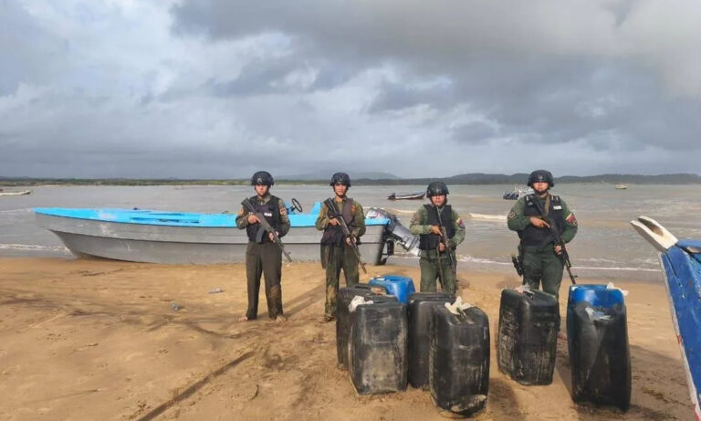 Interceptan barca con 250 gramos de marihuana en aguas de Falcón