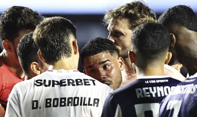 Navarro acusa a paraguayo Bobadilla de xenofobia tras victoria de São Paulo