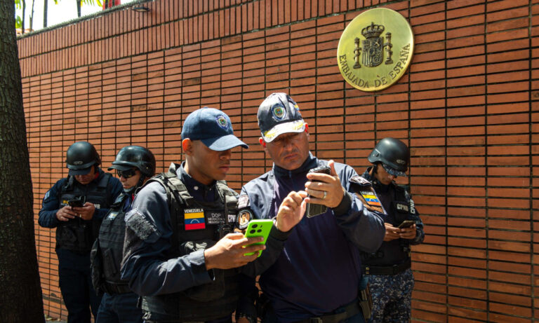 España informa liberación de ciudadano detenido en el país por “conspiración”
