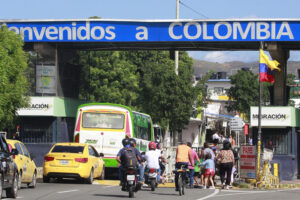 Colombia cerrará a las 6.00 de la tarde del sábado sus fronteras con Venezuela por elecciones