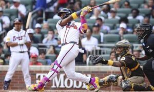 Ronald Acuña Jr. suma en ofensiva ante Padres de San Diego