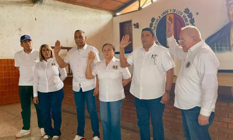 Ely Ramón Atencio es juramentado como vicepresidente nacional de AD intervenido