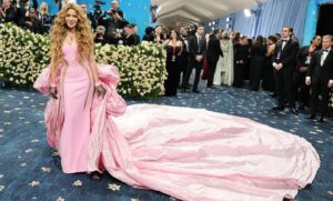 Shakira, Bad Bunny y todos los latinos deslumbran en la Met Gala