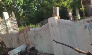 Delincuentes desmantelan parte del cercado del Cementerio El Cuadrado