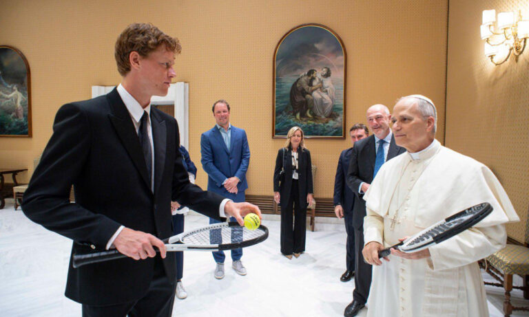 El papa León XIV recibe al tenista Jannik Sinner, número 1 del mundo