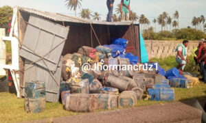 Vuelco de camión deja 2 heridos en la carretera Guajira