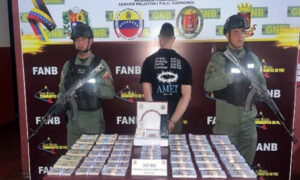 Lo arrestan con $342.200 falsos en Táchira
