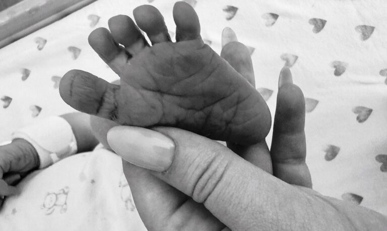 La hija menor de Trump da a luz a su primer hijo