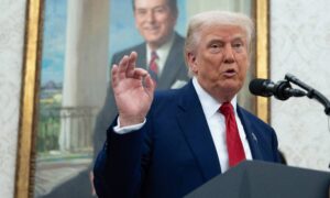 Trump cree que Harvard debe limitar matrícula de estudiantes extranjeros al 15 %