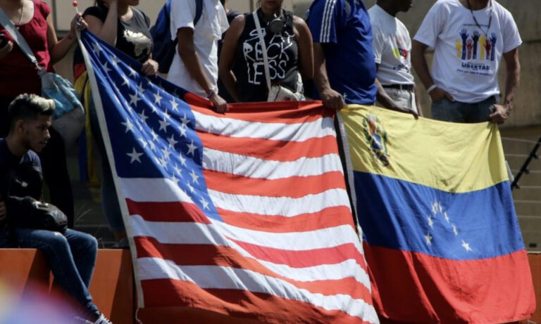 Juez impide que Trump invalide los permisos legales de 5.000 venezolanos