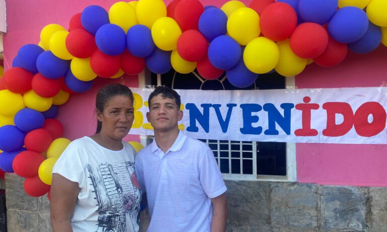 Huye de EE. UU. y regresa a Maracaibo tras deportación de su hermano a El Salvador