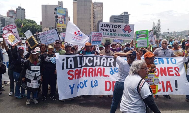 PNB impide marcha de trabajadores que exigen ajuste salarial