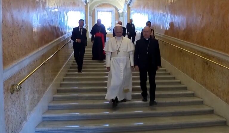 Arzobispo zuliano acompaña a León XIV en reapertura del apartamento papal