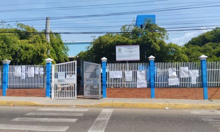 Sigue la baja afluencia antes del cierre de los centros electorales