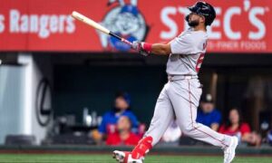 Wilyer Abreu suma dos cuadrangulares ante Rangers