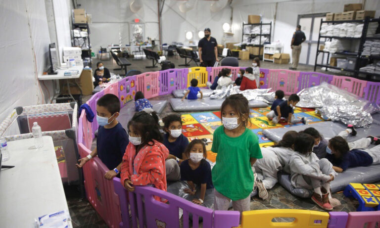 Trump busca eliminar el “Acuerdo Flores” que protege a migrantes menores