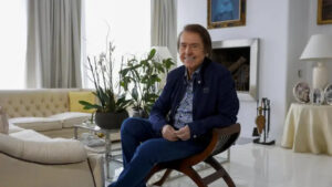 Raphael en su regreso tras hospitalización: “Si te digo que no me asusté, mentiría”