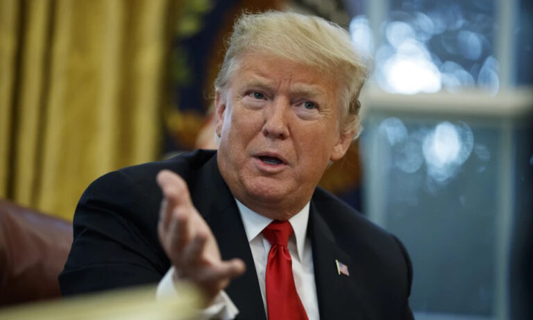 Trump critica ataques rusos contra Kiev y evalúa imponer sanciones