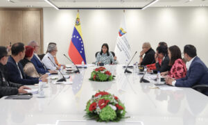 Gobierno evalúa sustitución de importaciones ante “guerra comercial” de EE. UU.