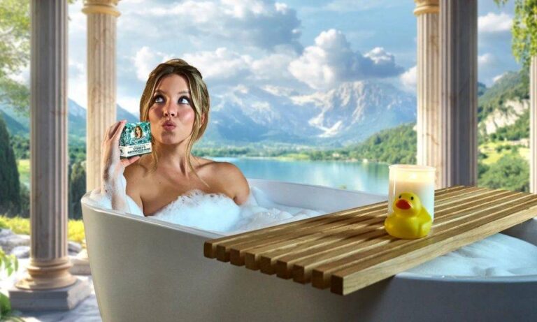 Sydney Sweeney lanzará un jabón hecho con su propia agua de baño