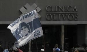 Policía incauta correos y estudios médicos de Maradona ausentes en el juicio