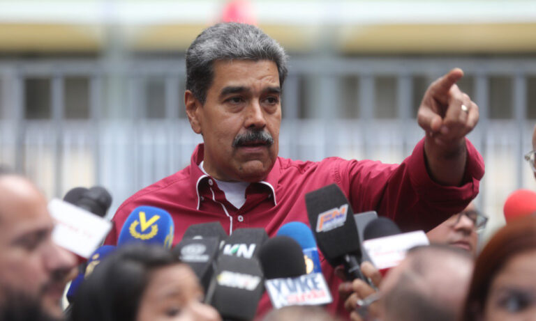 Maduro propone crear "el sistema electoral de los circuitos comunales"