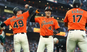 Wilmer Flores es el primer venezolano con 3 jonrones y 8 impulsadas en un juego de MLB