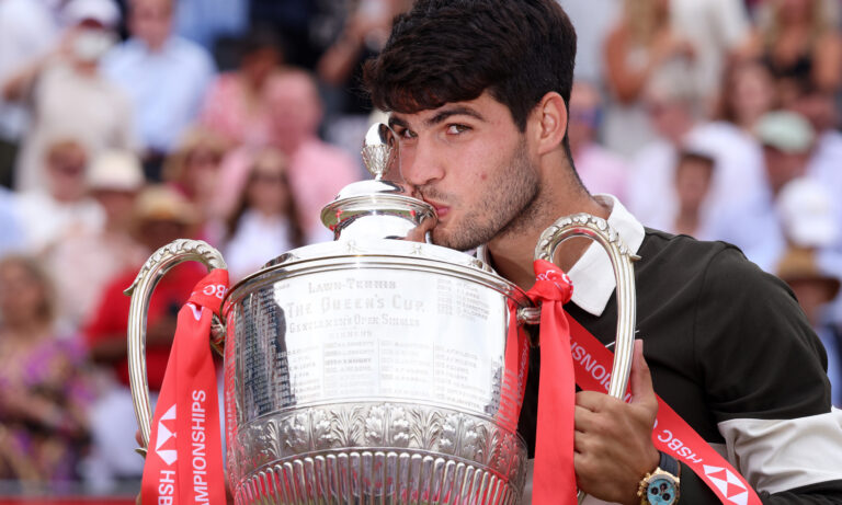 Carlos Alcaraz se impone en Queen’s y suma su título 21