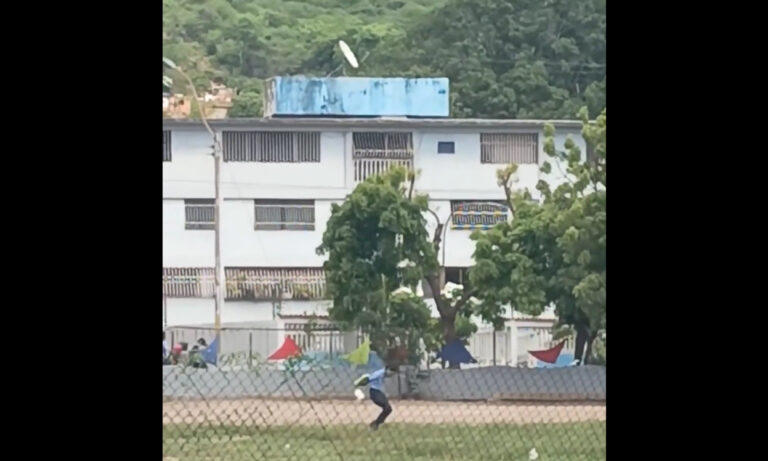 Estudiante de bachillerato se viraliza por bailar como Michael Jackson