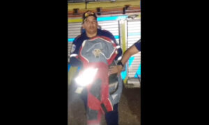 Bomberos rescatan a perro de azotea del edificio de la extinta Enelven