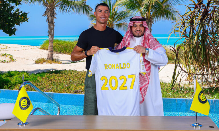 Cristiano Ronaldo renueva con el Al-Nassr hasta 2027