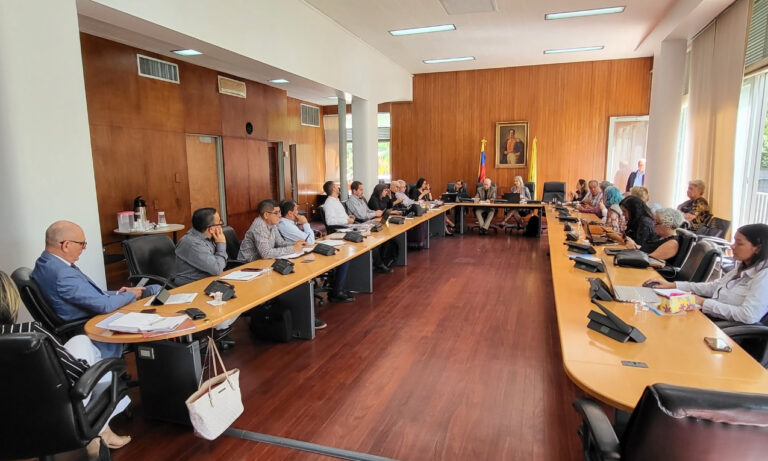 UCV pide al Gobierno que discuta “la gravísima crisis salarial del país”