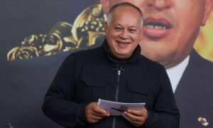 Cabello anuncia arresto de un “mercenario trinitario” y otro “agente de la DEA”