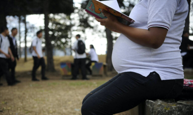 Advierten que Venezuela sigue entre los países con más embarazo adolescente