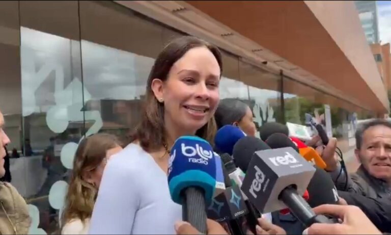 Esposa de Uribe Turbay dice que él "sigue luchando por su vida"