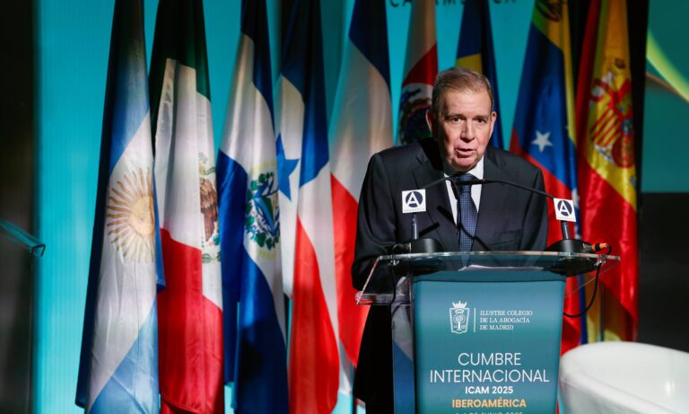 González Urrutia advierte sobre crisis institucional en el país
