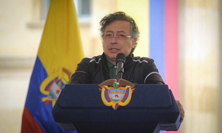 Petro pide ayuda a EE. UU. para investigar atentado contra Miguel Uribe