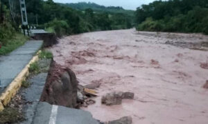 Lluvias causan inundaciones y deslizamientos en Táchira y Monagas