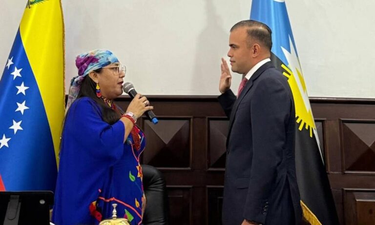 Hijo de Manuel Rosales asume como diputado en el Clez