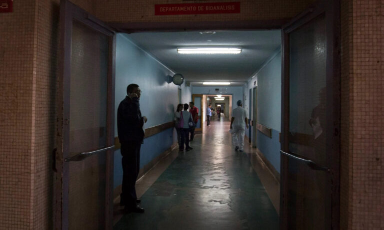 Gobierno instala cámaras en hospitales para “erradicar sabotajes”