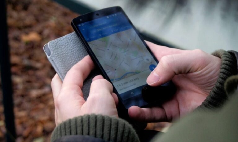 EE. UU. critica la app de alerta de redadas pero calla sobre la que reporta a indocumentados
