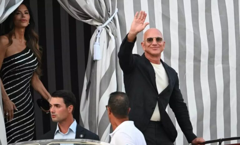 Jeff Bezos y Lauren Sánchez llegan a Venecia para su lujosa y criticada boda